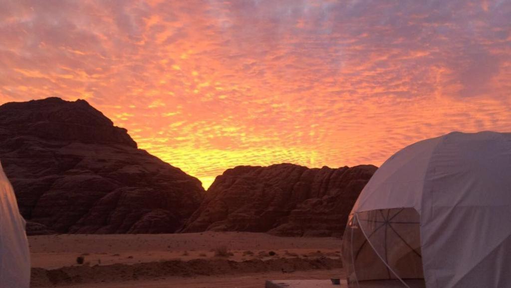 ホテルOryx Camp ワディ ・ラム エクステリア 写真