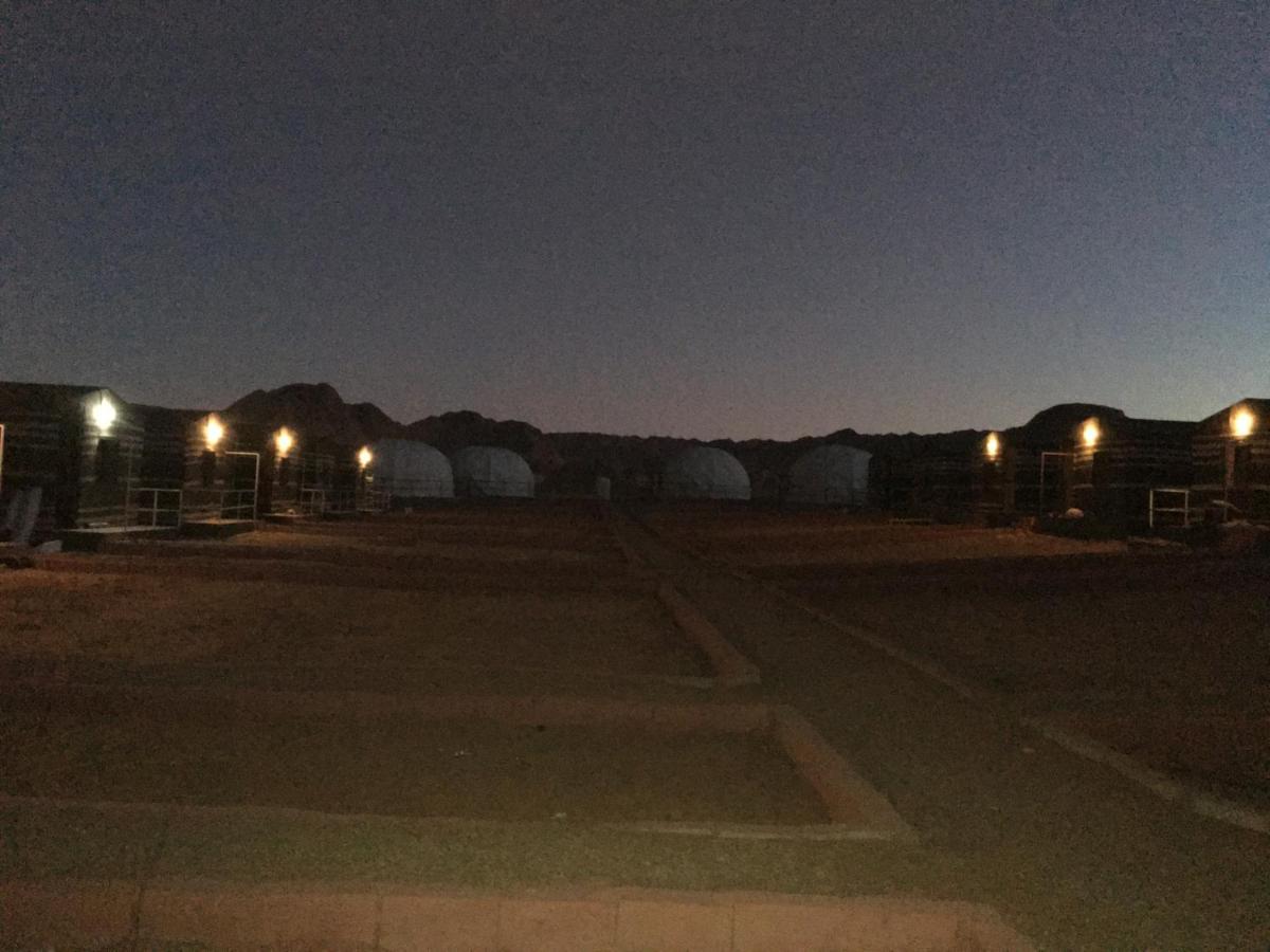 ホテルOryx Camp ワディ ・ラム エクステリア 写真